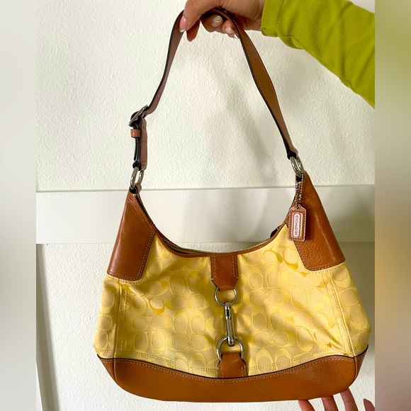 Authentic Coach purse. - Picture 1 of 8